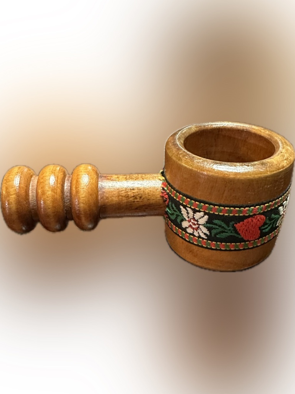 VTG SCREW TYPE WOODEN EUROPEAN NUTCRACKER WIEN (VIENNA) AUSTRIA COLLECTIBLE 5.3”